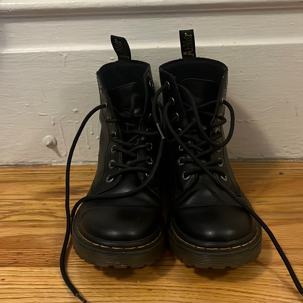 Doc martens airwaves